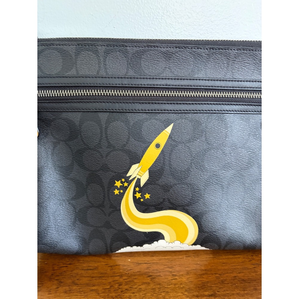 Coach Carryall Pouch In Signature Canvas With Triumph Motif Rocket EUC - Picture 3 of 9